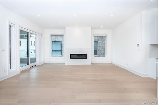 110 Chatsworth Avenue 301, Larchmont, NY 10538