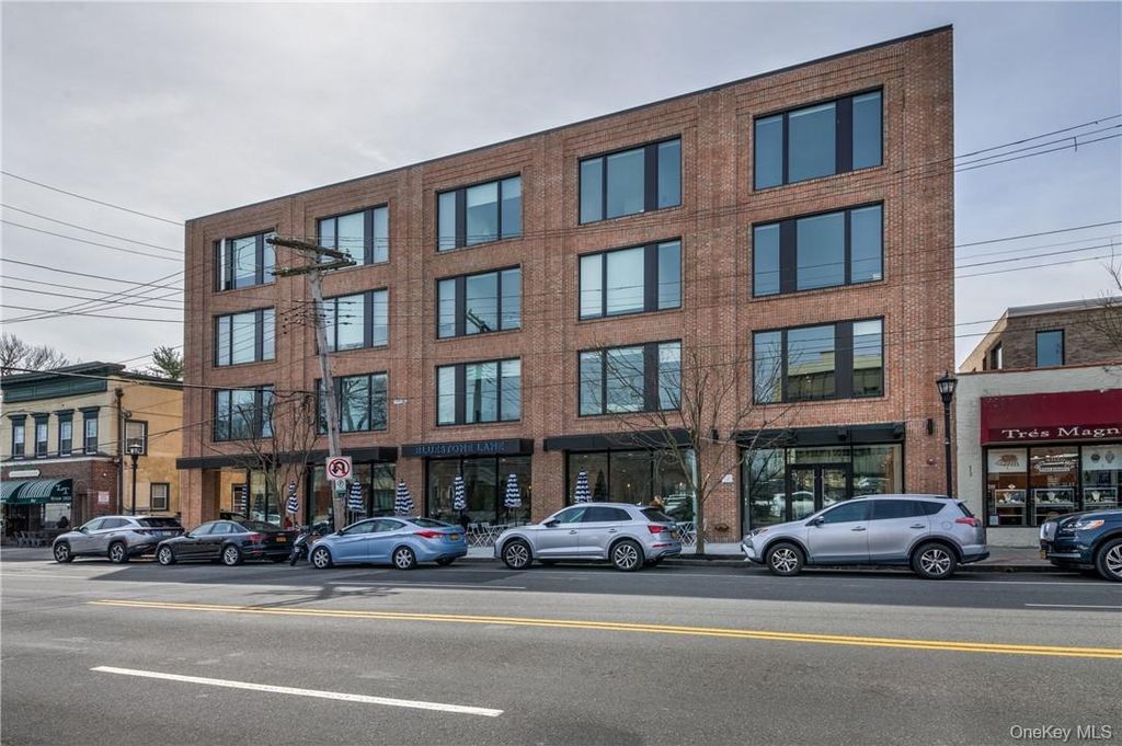 110 Chatsworth Avenue 301, Larchmont, NY 10538