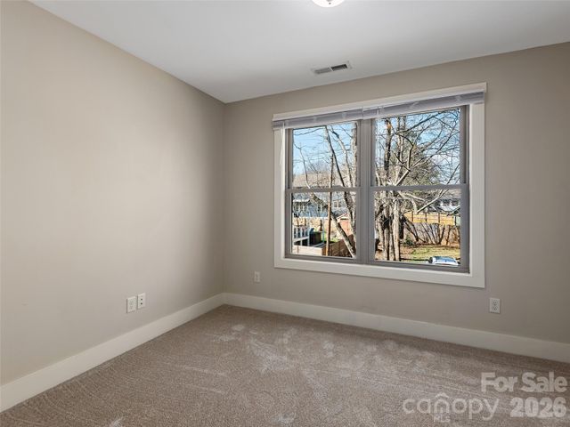 4 Grinnell Street, Asheville, NC 28806