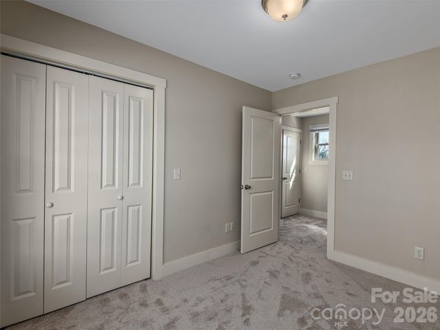 4 Grinnell Street, Asheville, NC 28806