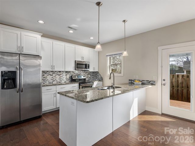 4 Grinnell Street, Asheville, NC 28806