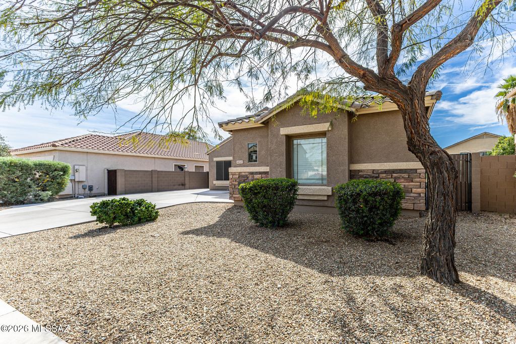 Image 27 of property listing at 16551 W Jackson Street, Goodyear, AZ 85338