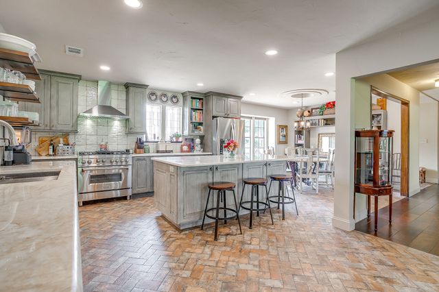 3929 Diamond Loch W, North Richland Hills, TX 76180