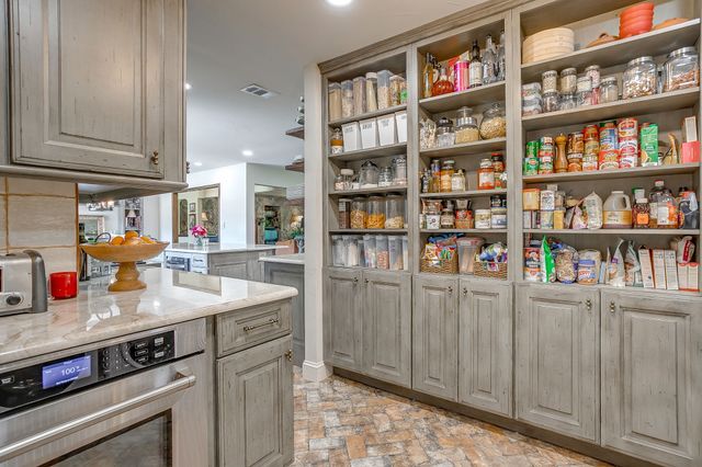 3929 Diamond Loch W, North Richland Hills, TX 76180