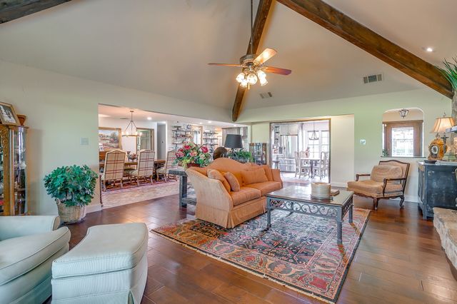 3929 Diamond Loch W, North Richland Hills, TX 76180