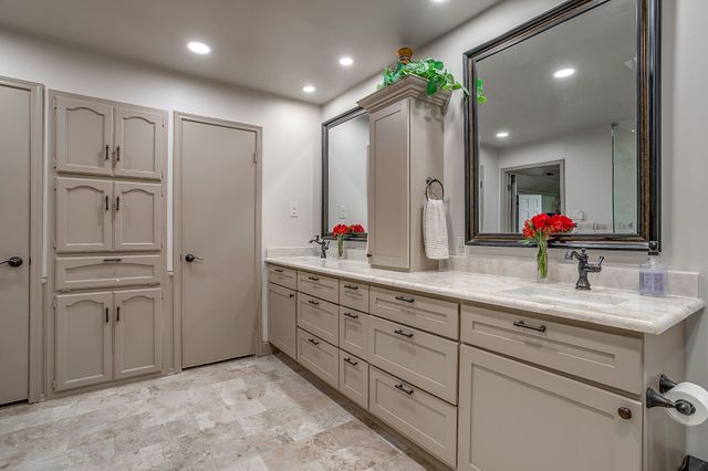 3929 Diamond Loch W, North Richland Hills, TX 76180