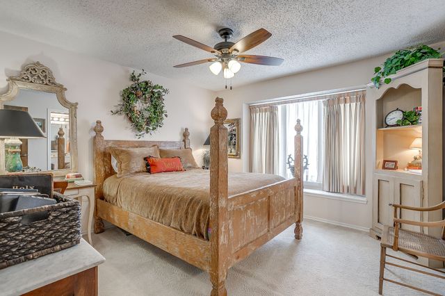 3929 Diamond Loch W, North Richland Hills, TX 76180