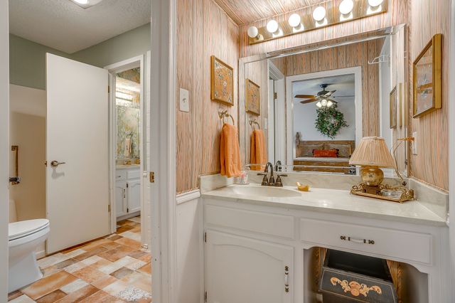 3929 Diamond Loch W, North Richland Hills, TX 76180