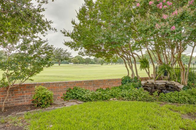 3929 Diamond Loch W, North Richland Hills, TX 76180