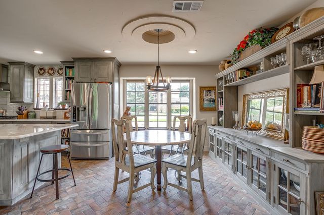 3929 Diamond Loch W, North Richland Hills, TX 76180