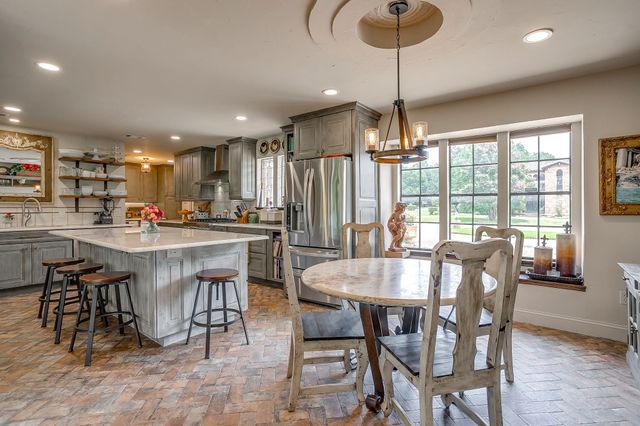 3929 Diamond Loch W, North Richland Hills, TX 76180