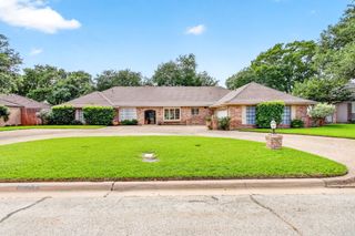 3929 Diamond Loch W, North Richland Hills, TX 76180
