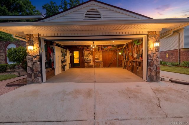 41768 Hanford Road, Canton Charter Township, MI 48187