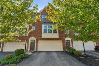 3009 Grey Fox Cir, Collier Twp, PA 15017