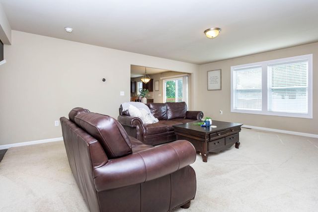 635 Rockway Drive, Linden, MI 48451