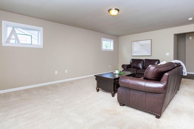 635 Rockway Drive, Linden, MI 48451