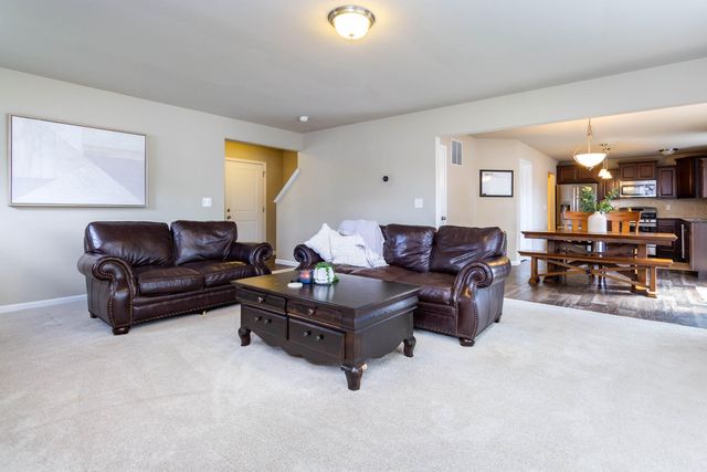635 Rockway Drive, Linden, MI 48451
