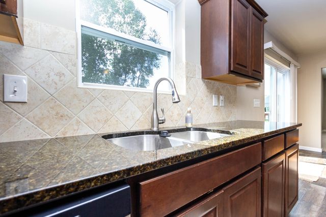 635 Rockway Drive, Linden, MI 48451
