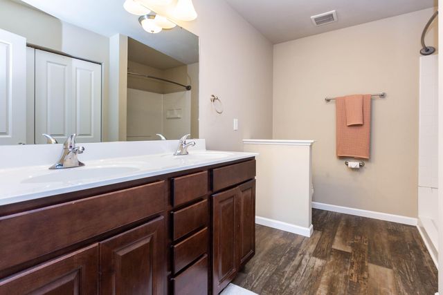 635 Rockway Drive, Linden, MI 48451