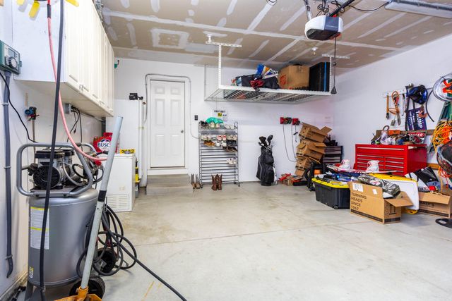 635 Rockway Drive, Linden, MI 48451