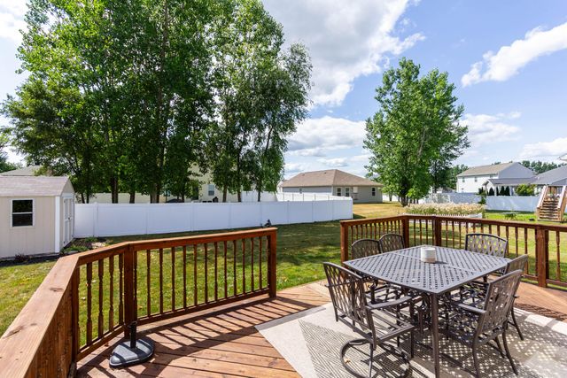 635 Rockway Drive, Linden, MI 48451