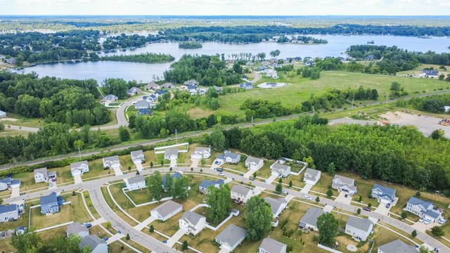 635 Rockway Drive, Linden, MI 48451