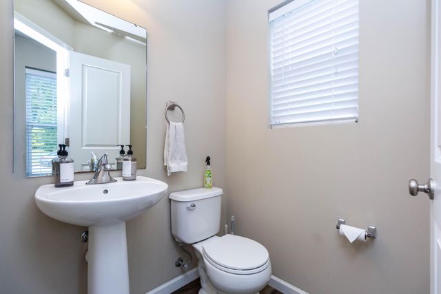 635 Rockway Drive, Linden, MI 48451