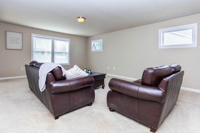 635 Rockway Drive, Linden, MI 48451