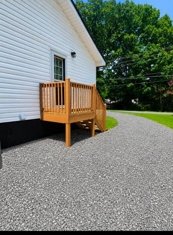 200 Brooker Drive, Dalton, GA 30721