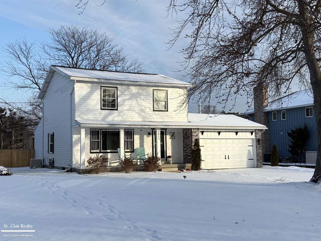 1813 N Woodland Drive, Port Huron, MI 48060