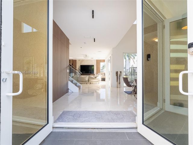 7451 NW 103rd Ct, Doral, FL 33178