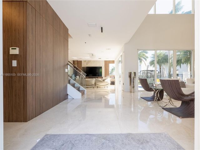 7451 NW 103rd Ct, Doral, FL 33178