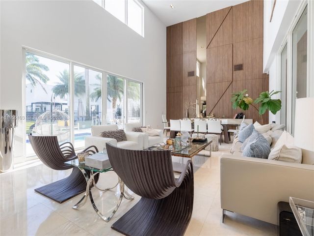 7451 NW 103rd Ct, Doral, FL 33178