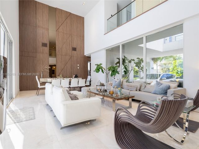 7451 NW 103rd Ct, Doral, FL 33178