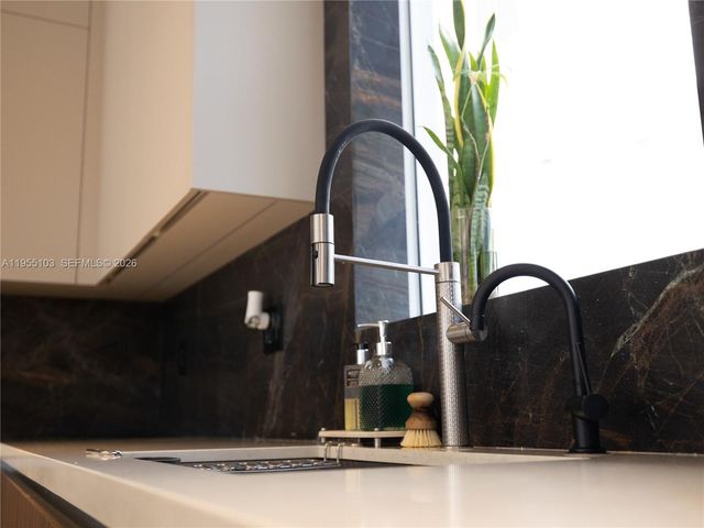 7451 NW 103rd Ct, Doral, FL 33178