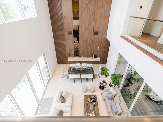 7451 NW 103rd Ct, Doral, FL 33178