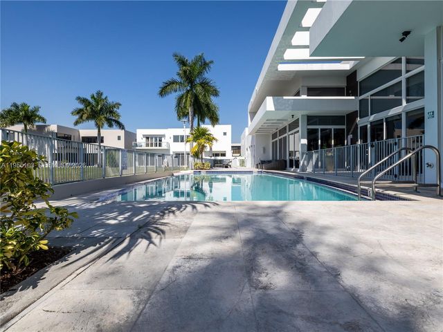 7451 NW 103rd Ct, Doral, FL 33178