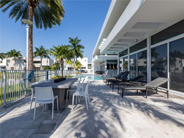 7451 NW 103rd Ct, Doral, FL 33178