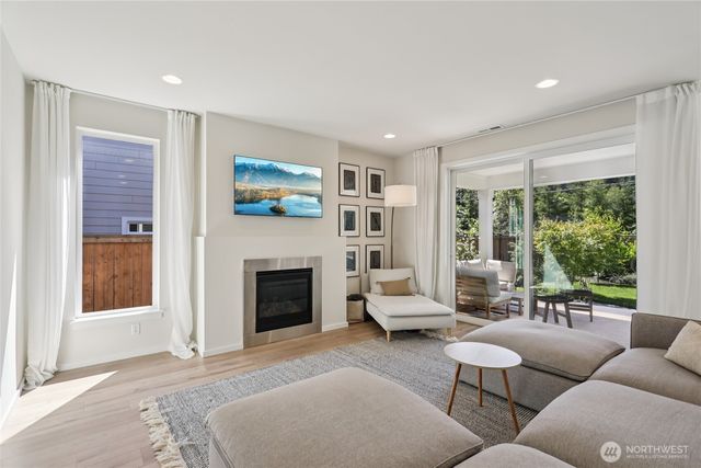 16204 27th Street Ct E, Lake Tapps, WA 98391