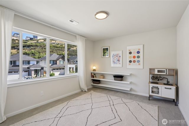 16204 27th Street Ct E, Lake Tapps, WA 98391