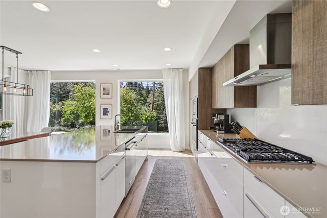 16204 27th Street Ct E, Lake Tapps, WA 98391