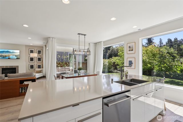 16204 27th Street Ct E, Lake Tapps, WA 98391