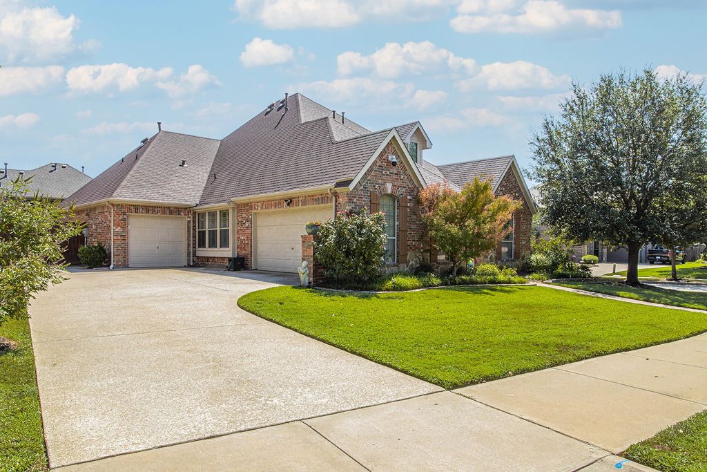 5900 Barton Springs Drive, North Richland Hills, TX 76180 — photo 2