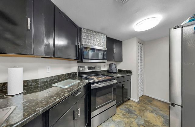 4036 ANGEL OAK COURT 104, Tampa, FL 33613