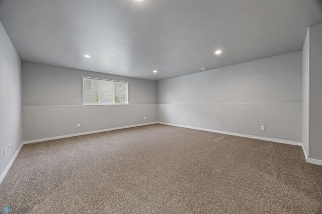 811 Cathy Drive W, West Fargo, ND 58078