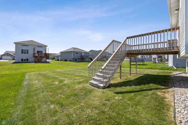 811 Cathy Drive W, West Fargo, ND 58078