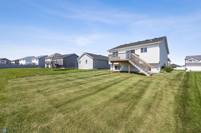 811 Cathy Drive W, West Fargo, ND 58078