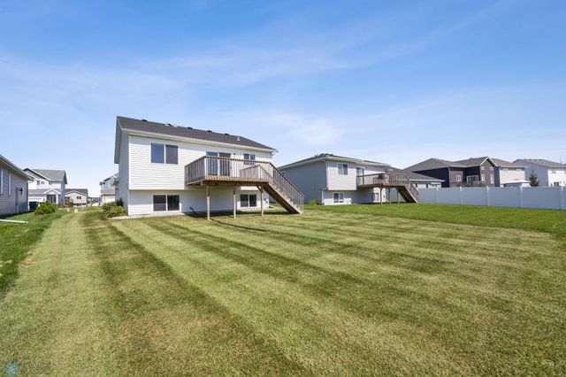 811 Cathy Drive W, West Fargo, ND 58078
