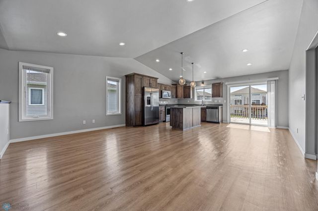 811 Cathy Drive W, West Fargo, ND 58078