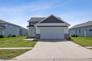 811 Cathy Drive W, West Fargo, ND 58078